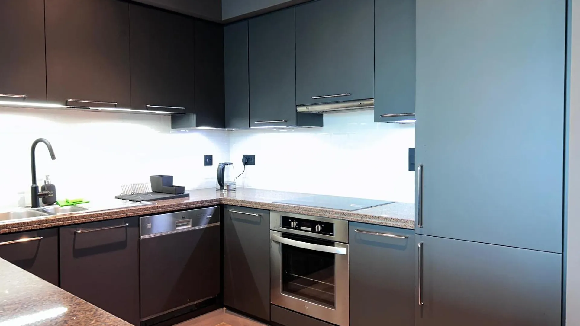 1-Br With Sunset Terrace, Golf & Lake View In Mosela, The Greens Dubai
